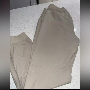 Lululemon abc jogger 
Like new condition
Size xl